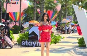 Tampil Memukau di VBFF Beach Wear Fashion Show, Miss Grand Indonesia Panen Pujian