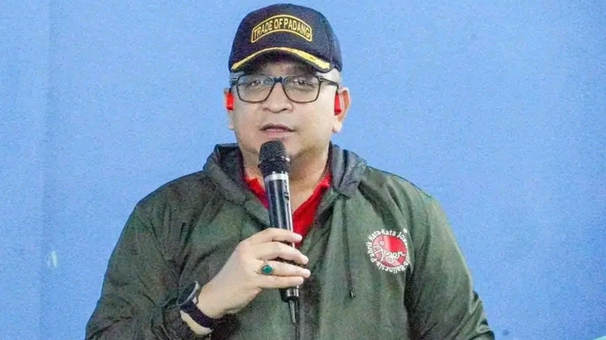 Pj Walikota Padang Ajak Warga Bersihkan Lingkungan Melalui Program Padang Bagoro