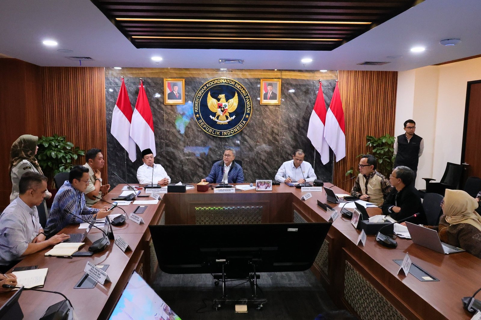 Suasana Rakor penetapan 12 provinsi Lahan Sawah yang Dilindungi (LSD) yang dipimpin Menko Pangan Zulkifli Hasan dan Menteri ATR/BPN Nusron Wahid, Kamis (12/03/2026). (Foto: Dok. Humas ATR/BPN)