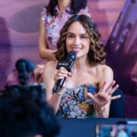 Cinta Laura saat konferensi pers serial Sleeping with the Enemy produksi Hitmaker Studios untuk WeTV. Photo : Hitmaker Studios via Facebook