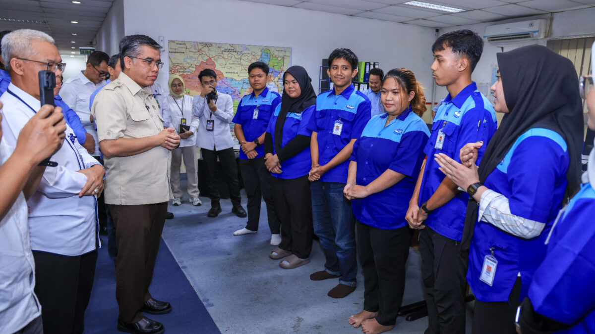 Delapan Alumni MagangHub Jadi Karyawan Tetap di Bekasi