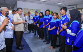 Delapan Alumni MagangHub Jadi Karyawan Tetap di Bekasi