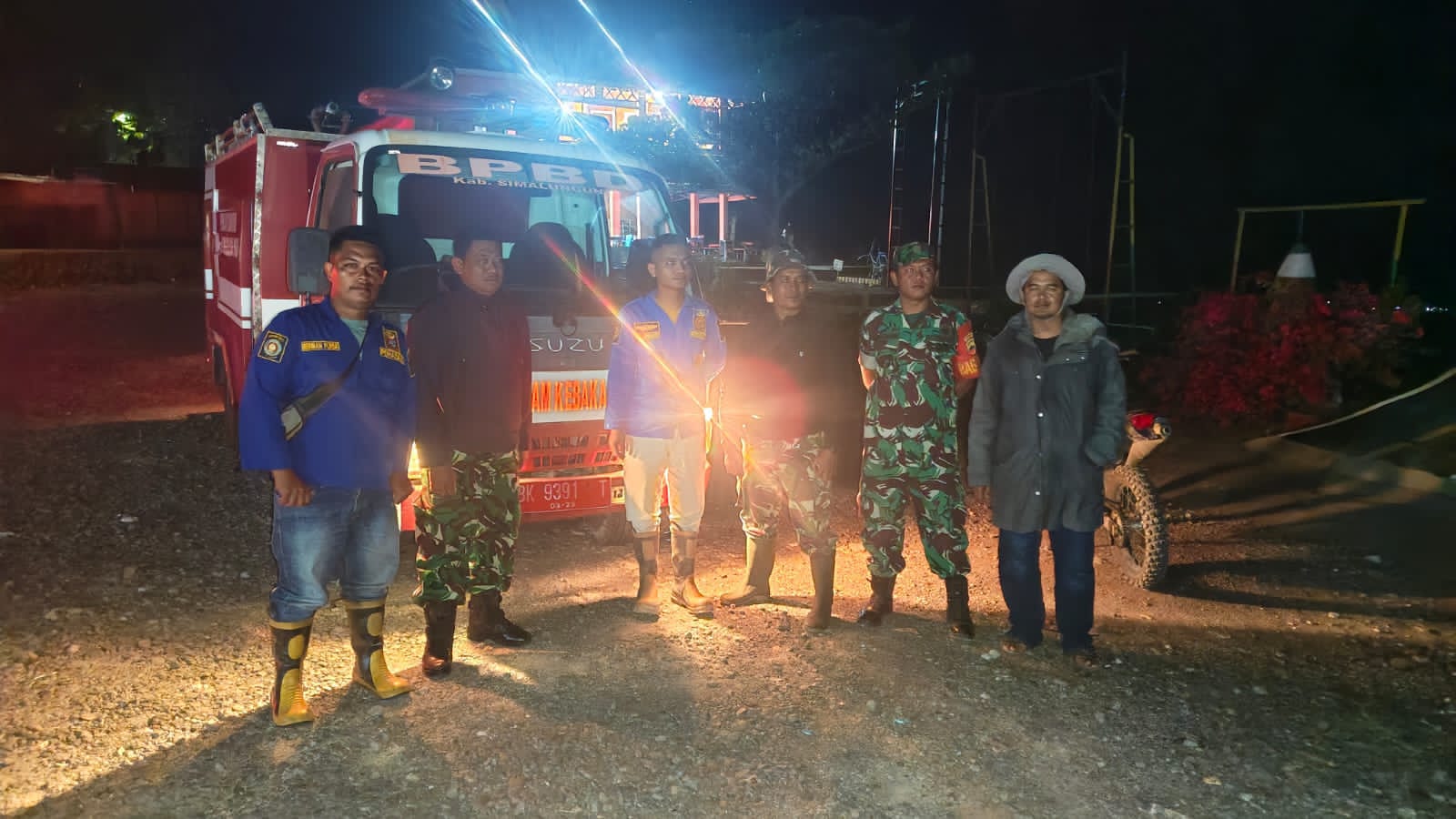 Penanganan kebakaran hutan dan lahan (karhutla) di wilayah Nagori Tigaras, Kecamatan Dolok, Kabupaten Simalungun, Sumatera Utara. Kredit foto: BPBD Kabupaten Simalungun.